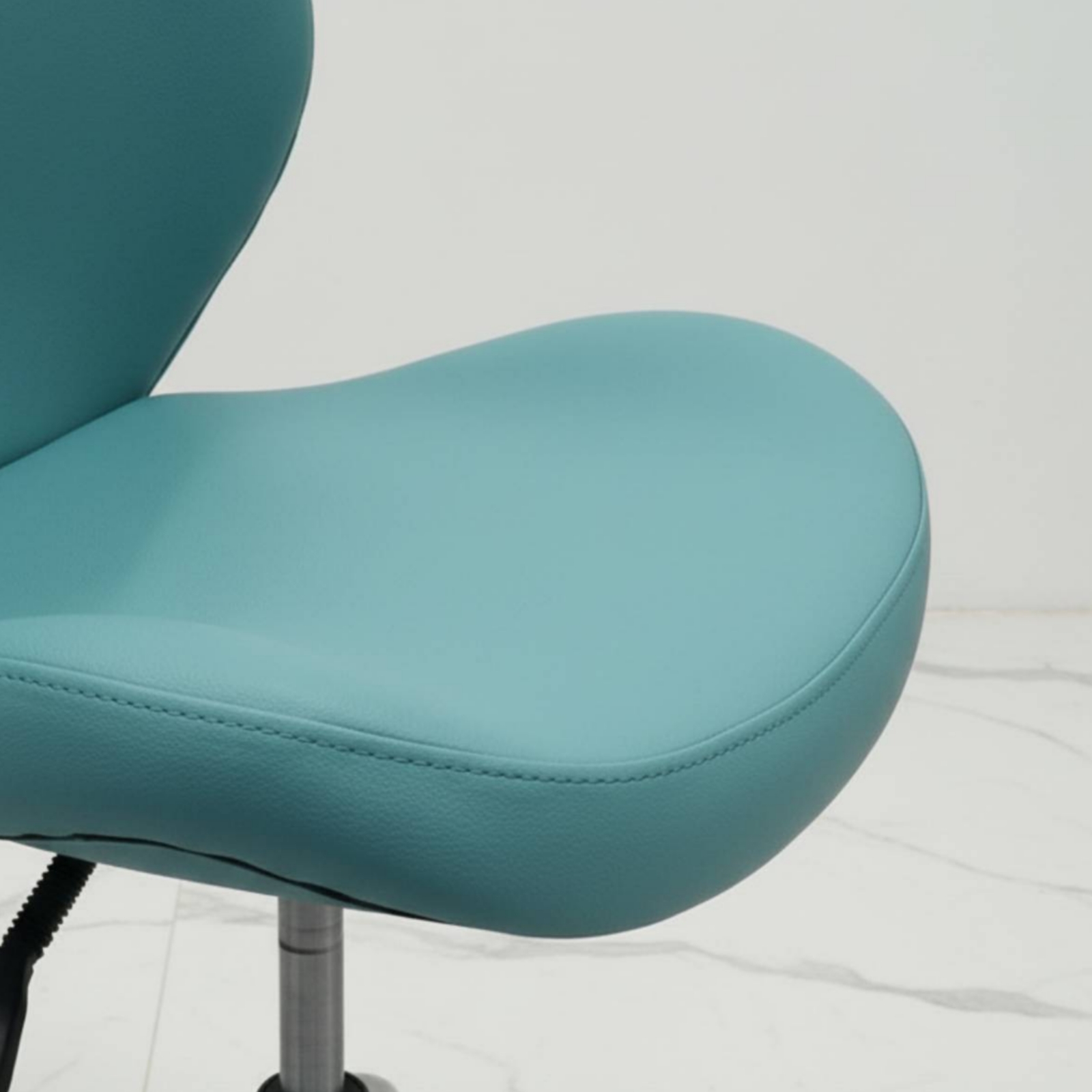 Upholstered Swivel Chair Cushi - đánh giá và giá Office Furniture